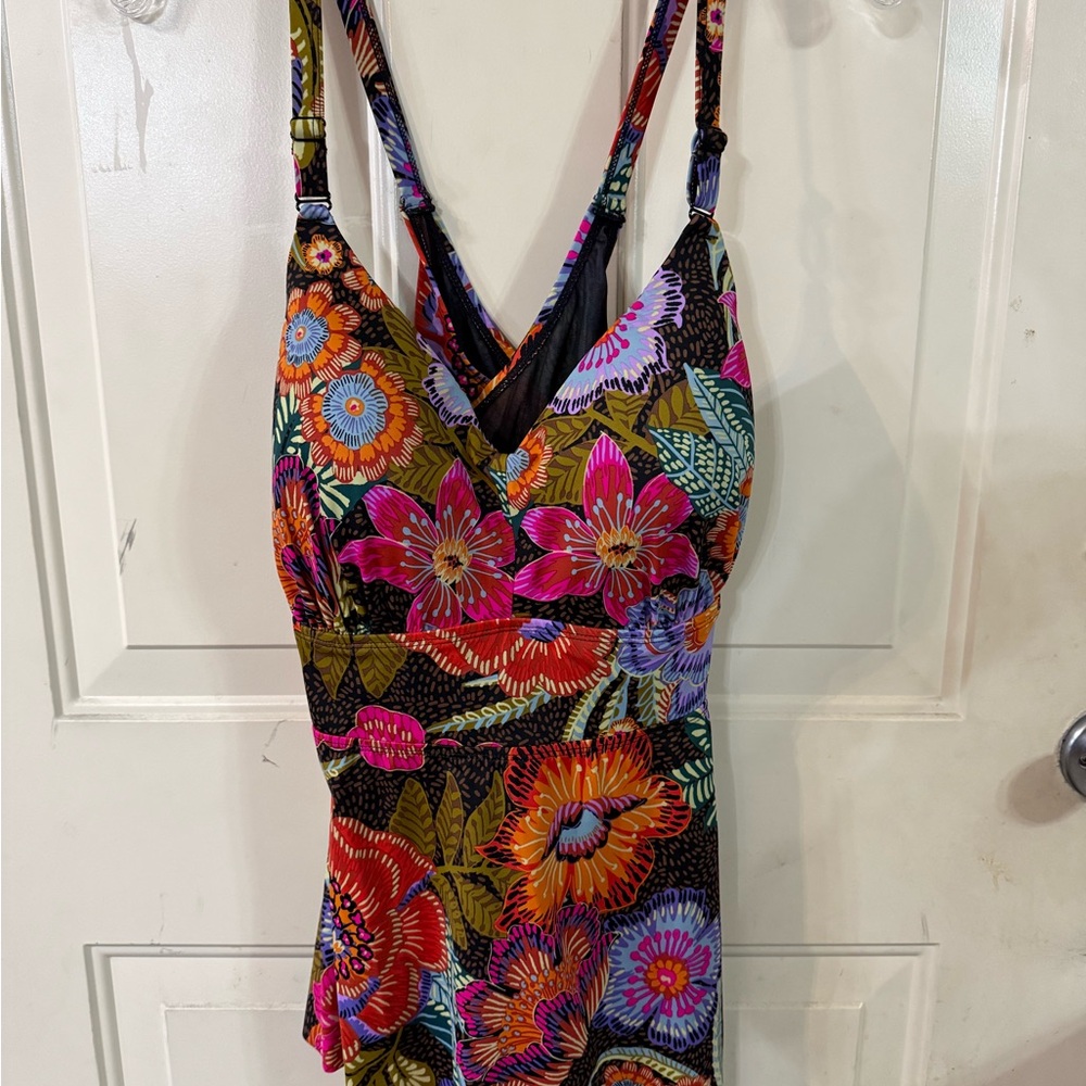 Torrid Multicolor Floral Swim Racerback Tankini Top, Size 2.
